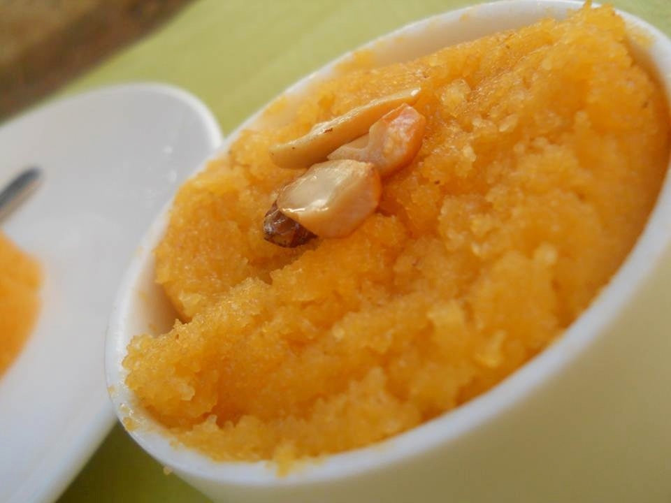 Ravaa Kesari (Sweet Baath/ Sooji Halwaa)